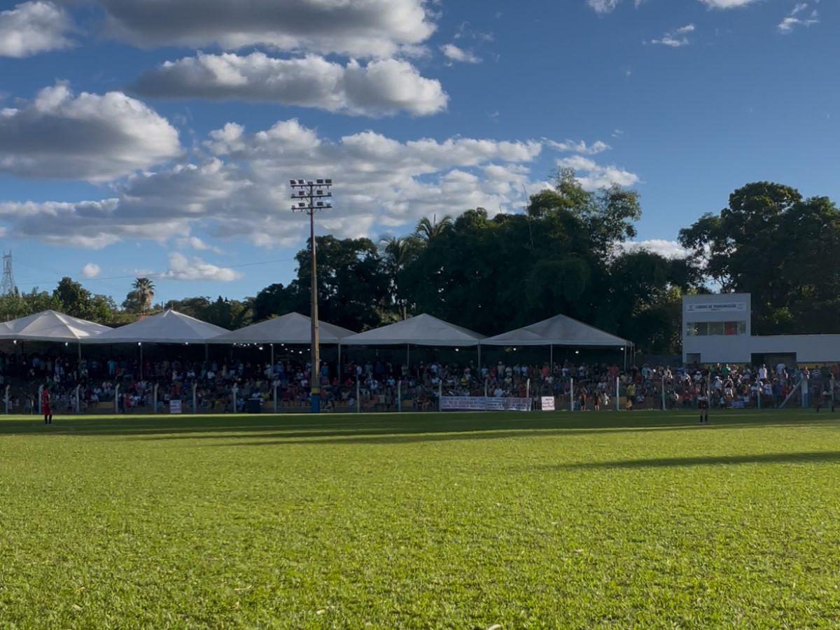 Vice-prefeito Gervam Freitas participa do 26º Torneio do Trabalhador e reforça tradição cultural do futebol em Niquelândia 1 4