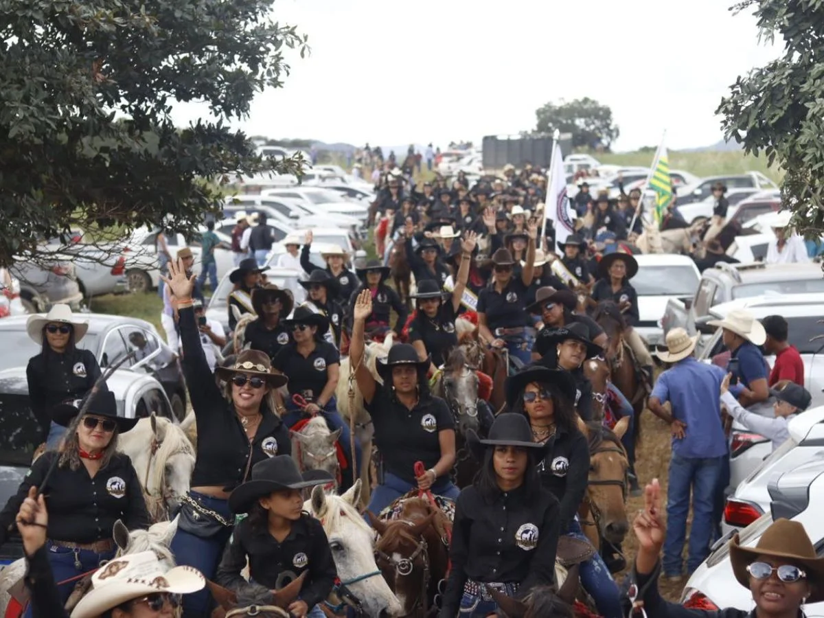 Cavalgada das Patroas reúne amazonas, tradição sertaneja e grande público na 8ª edição em Quebra Linha, Niquelândia 3 4